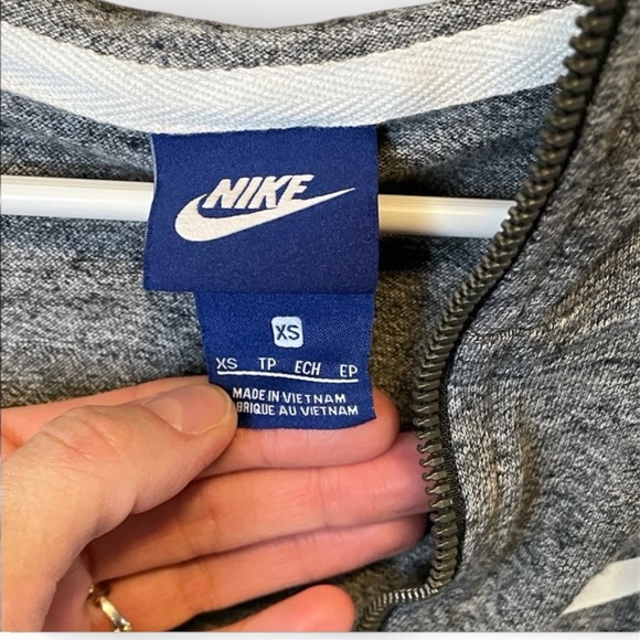 Nike Heather Gray Full-Zip Hoodie - Picture 5 of 5